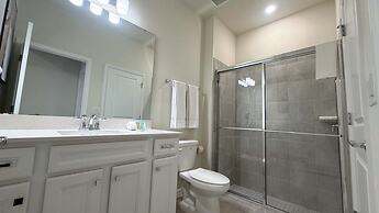 Upstay Family Home w Cinema Pool BBQ Clermont