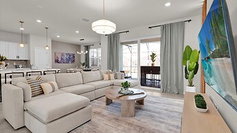 Upstay Family Home w Cinema Pool BBQ Clermont