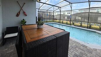 Upstay Family Home w Cinema Pool BBQ Clermont