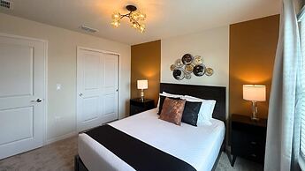 Upstay Family Home w Cinema Pool BBQ Clermont