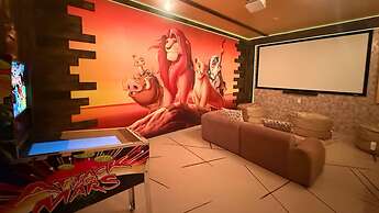 Upstay Family Home w Cinema Pool BBQ Clermont