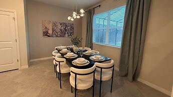 Upstay Family Home w Cinema Pool BBQ Clermont