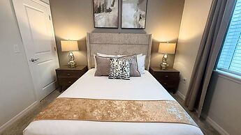 Upstay Family Home w Cinema Pool BBQ Clermont