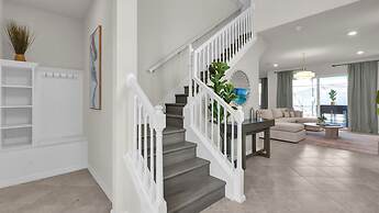 Upstay Family Home w Cinema Pool BBQ Clermont