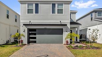 Upstay Family Home w Cinema Pool BBQ Clermont