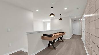 Upstay Family Home w Cinema Pool BBQ Clermont