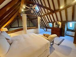 The Barn in the Chilterns - From 1590 Per Night