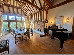 The Barn in the Chilterns - From 1590 Per Night