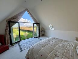 The Barn in the Chilterns - From 1590 Per Night