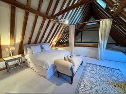 The Barn in the Chilterns - From 1590 Per Night