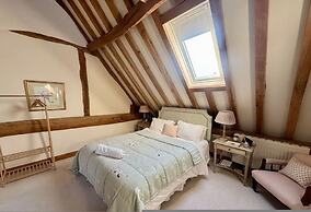 The Barn in the Chilterns - From 1590 Per Night