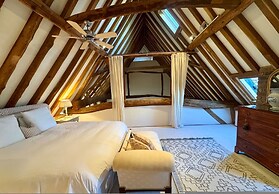 The Barn in the Chilterns - From 1590 Per Night