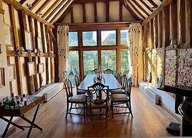 The Barn in the Chilterns - From 1590 Per Night