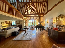 The Barn in the Chilterns - From 1590 Per Night
