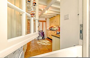 Basketmakers Cottage - From 145 Per Night