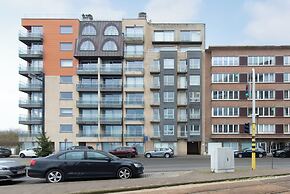 Apartment in Middelkerke With Sea View