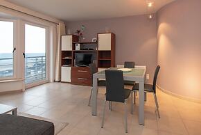 Apartment in Middelkerke With Sea View
