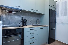 Fresh Modern 1 Bd Apt in Vibrant Patisia