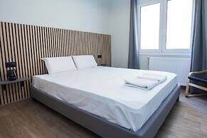 Fresh Modern 1 Bd Apt in Vibrant Patisia