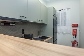 Fresh Modern 1 Bd Apt in Vibrant Patisia