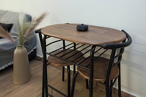 Fresh Modern 1 Bd Apt in Vibrant Patisia