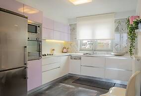 Pink Rose Beachfront Villa