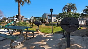 Pool, Tennis, Beach Access & Pet-friendly fun + Free Attraction Ticket