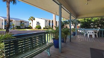 Pool, Tennis, Beach Access & Pet-friendly fun + Free Attraction Ticket