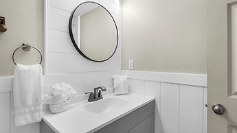 Pool, Tennis, Beach Access & Pet-friendly fun + Free Attraction Ticket