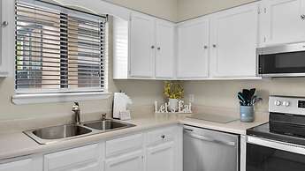 Pool, Tennis, Beach Access & Pet-friendly fun + Free Attraction Ticket