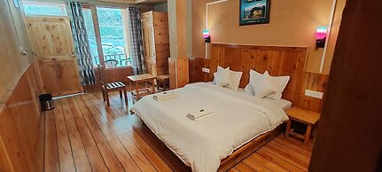 Tirthan Holidays Cottage