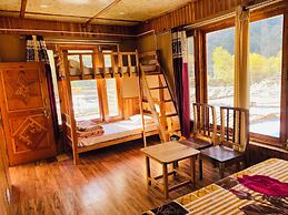 Tirthan Holidays Cottage