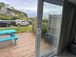 Sea View - 1min to Beach - Dog Friendly - 4 Guests