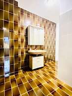Spacious 4 BR Apt Perfect for Groups