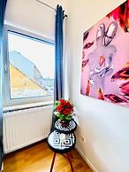 Spacious 4 BR Apt Perfect for Groups