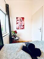 Spacious 4 BR Apt Perfect for Groups