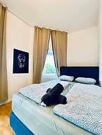 Spacious 4 BR Apt Perfect for Groups