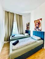 Spacious 4 BR Apt Perfect for Groups