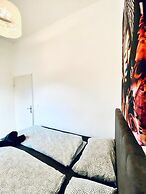 Spacious 4 BR Apt Perfect for Groups