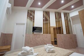 P.C. BOUTIQUE H. CASTEL NUOVO