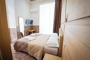 H.R. BOUTIQUE PORTO NAPOLI CENTRO