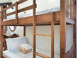 Collection O Avitel Hotel near Osmena Highway, PNR Pasay Station, Metr