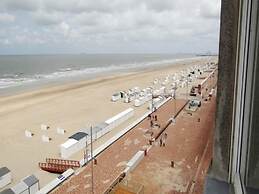 Apartment in Wenduine With Stunning Sea Views