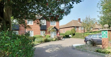 London Charm Retreat - Central Location