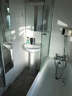 London Charm Retreat - Central Location