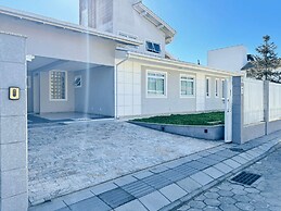 Casa Moderna e Aconchegante