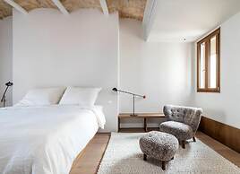 Barcelona Blissful Apartment Escape