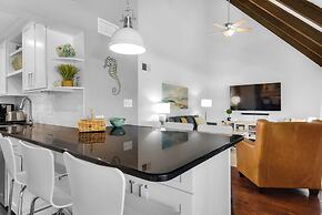 Sleeps 8 w/ Resort Pools, Tennis, Golf & Beach Access + Attraction Tic