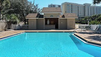 Sleeps 8 w/ Resort Pools, Tennis, Golf & Beach Access + Attraction Tic