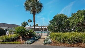 Sleeps 8 w/ Resort Pools, Tennis, Golf & Beach Access + Attraction Tic